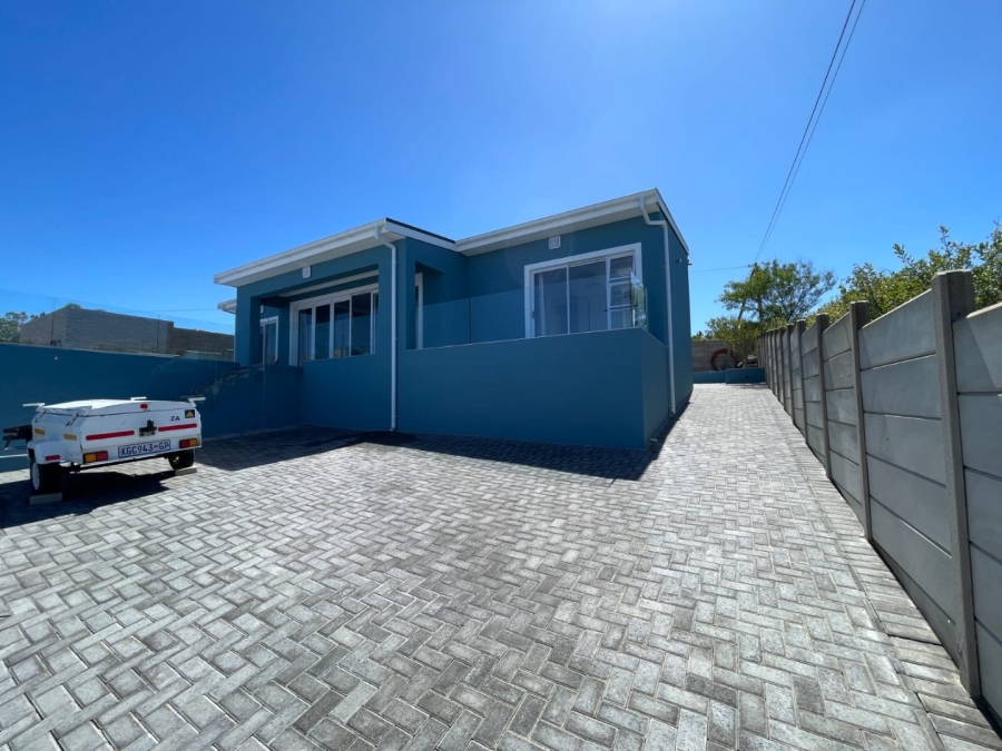 5 Bedroom Property for Sale in Dana Bay Western Cape
